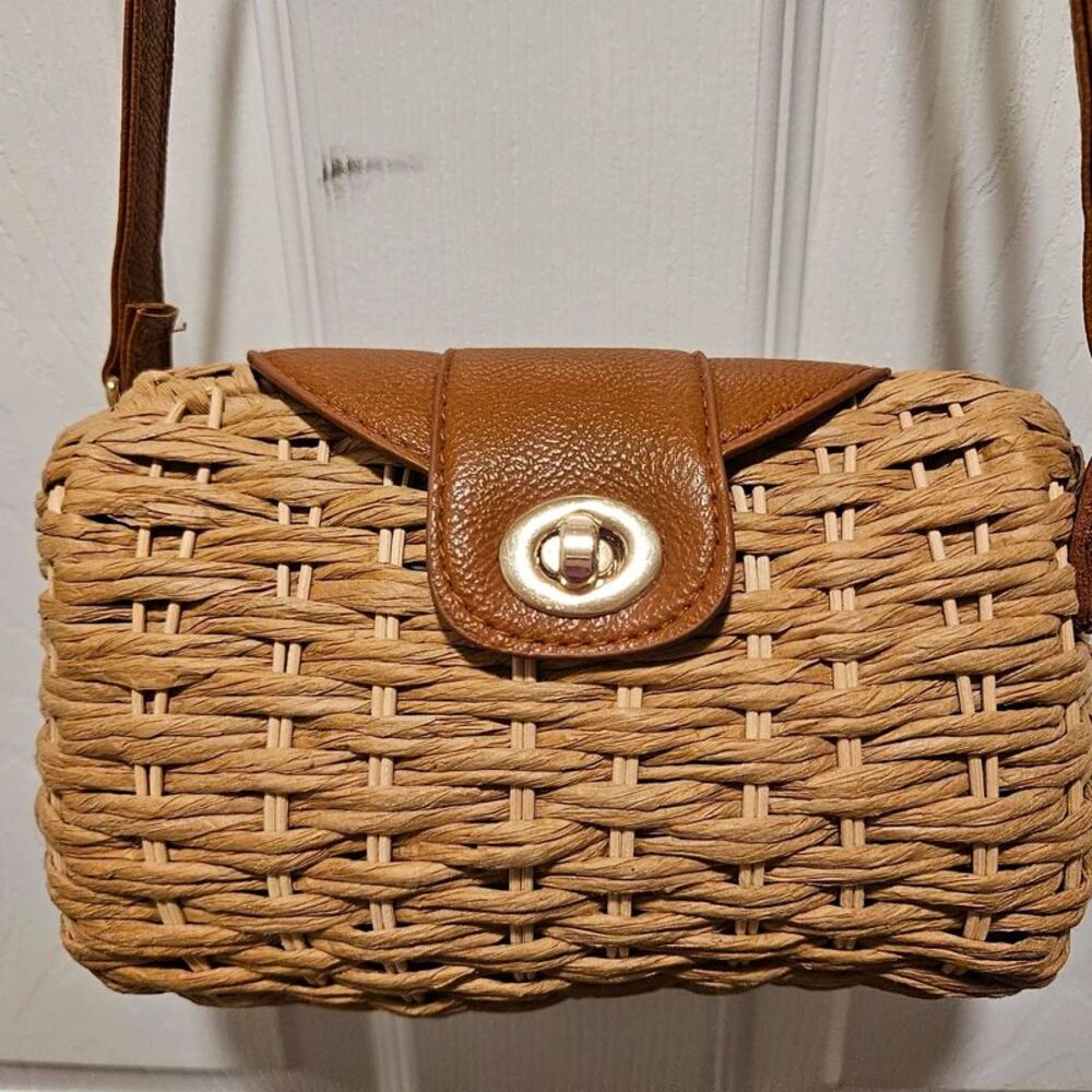 Woven Straw Crossbody Bag Floral Lining Cottagecore Retro Picnic